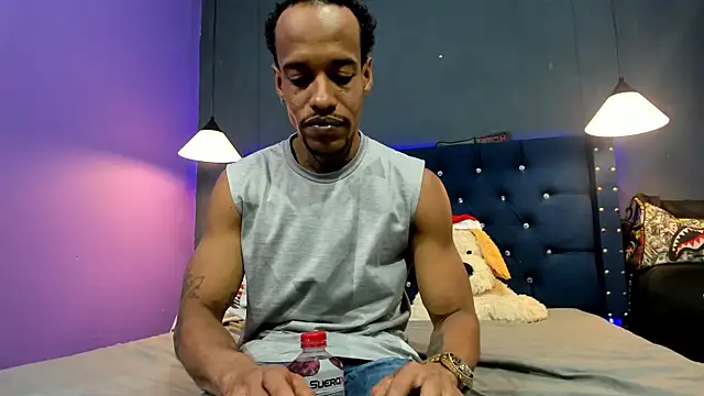 Snapshot of Salomon_koude chatting on 12/17/25, 08:15 Salomon koude online show from 12/17/25, 08:15