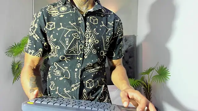 Salomon koude online show from 06/17/26, 01:52