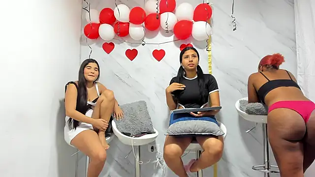 Candyscouples online show from 02/17/25, 12:16