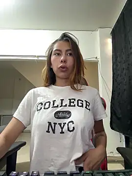 Snapshot of Im_sophia1 chatting on 02/12/25, 01:59 Im sophia1 online show from 02/12/25, 01:59