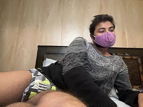 Snapshot of HornyLonda04 chatting on 01/17/25, 07:38 HornyLonda04 online show from 01/17/25, 07:38