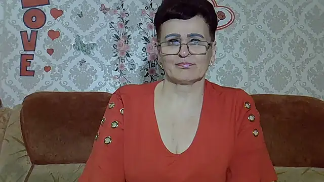 Snapshot of PaulaGolden chatting on 06/04/26, 06:58 PaulaGolden online show from 06/04/26, 06:58
