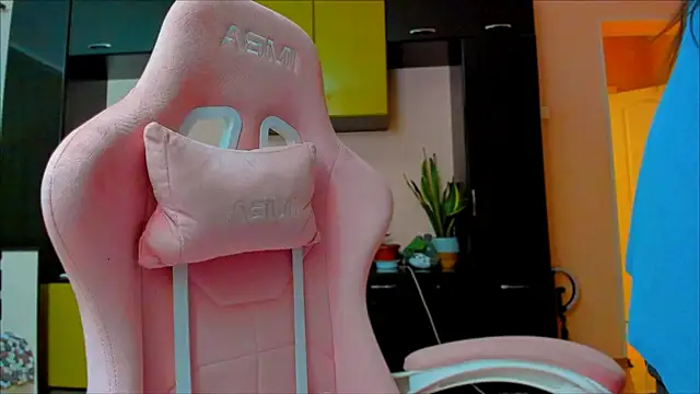 Snapshot of ameli_moon chatting on 03/01/26, 05:48 ameli moon online show from 03/01/26, 05:48