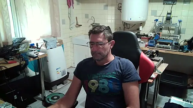 Snapshot of snork80 chatting on 09/27/25, 08:52 snork80 online show from 09/27/25, 08:52