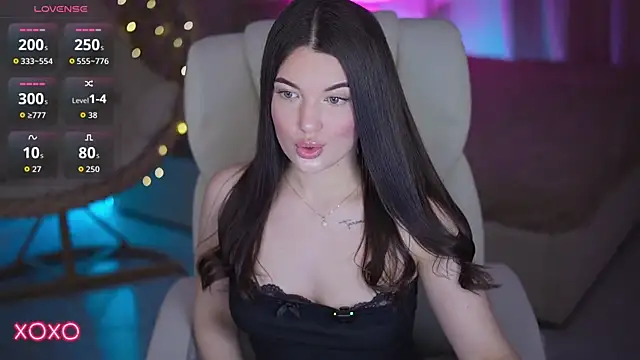 YourLolaBunny online show from 04/29/26, 07:09