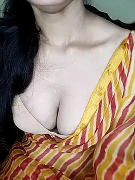 Snapshot of Fair-magic-woman chatting on 09/17/25, 06:20 Fair-magic-woman online show from 09/17/25, 06:20