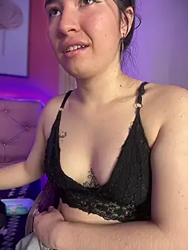 Snapshot of Sophie_LS chatting on 01/20/25, 05:15 Sophie LS online show from 01/20/25, 05:15