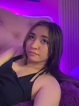 Snapshot of Sophie_LS chatting on 02/02/25, 08:35 Sophie LS online show from 02/02/25, 08:35