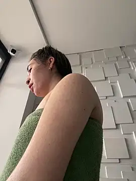 Snapshot of Sophie_LS chatting on 02/15/25, 12:11 Sophie LS online show from 02/15/25, 12:11