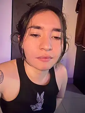 Snapshot of Sophie_LS chatting on 04/11/26, 01:54 Sophie LS online show from 04/11/26, 01:54