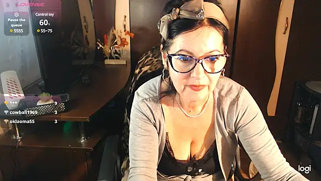 Snapshot of exymilf_ chatting on 02/09/25, 03:23 exymilf online show from 02/09/25, 03:23