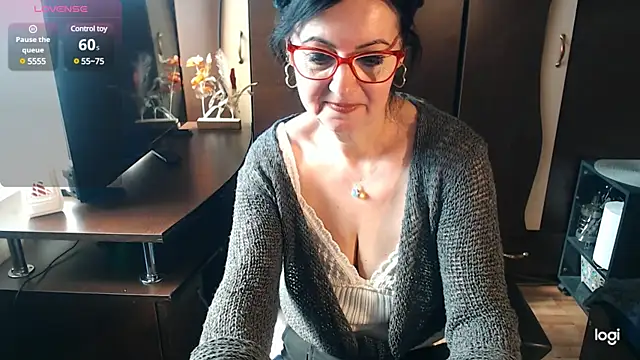 Snapshot of exymilf_ chatting on 02/24/25, 12:05 exymilf online show from 02/24/25, 12:05