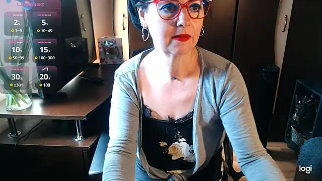 Snapshot of exymilf_ chatting on 03/12/25, 12:36 exymilf online show from 03/12/25, 12:36