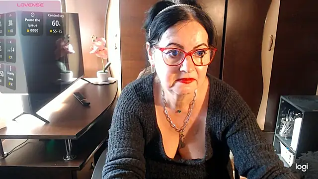 Snapshot of exymilf_ chatting on 10/11/25, 11:42 exymilf online show from 10/11/25, 11:42