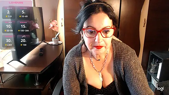 Snapshot of exymilf_ chatting on 10/15/25, 11:21 exymilf online show from 10/15/25, 11:21