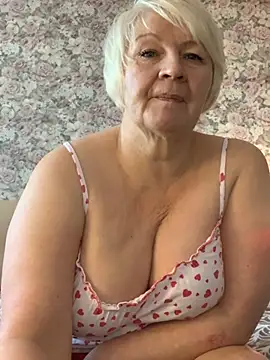 Laura Millf online show from 01/19/25, 10:28