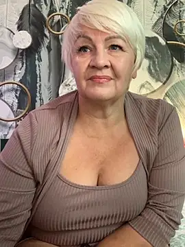 Laura Millf online show from 09/16/25, 06:47