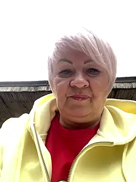 Laura Millf online show from 04/22/26, 10:06