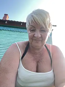 Snapshot of Laura_Millf chatting on 07/28/26, 03:08 Laura Millf online show from 07/28/26, 03:08