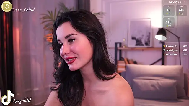 Snapshot of Liya_Gold_ chatting on 12/12/24, 11:36 Liya Gold  online show from 12/12/24, 11:36