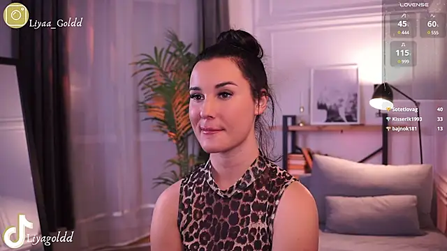 Snapshot of Liya_Gold_ chatting on 12/16/24, 08:26 Liya Gold  online show from 12/16/24, 08:26