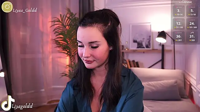 Snapshot of Liya_Gold_ chatting on 12/20/24, 05:51 Liya Gold  online show from 12/20/24, 05:51