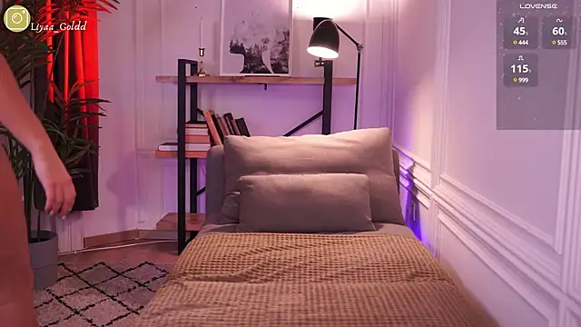 Snapshot of Liya_Gold_ chatting on 01/11/25, 07:16 Liya Gold  online show from 01/11/25, 07:16