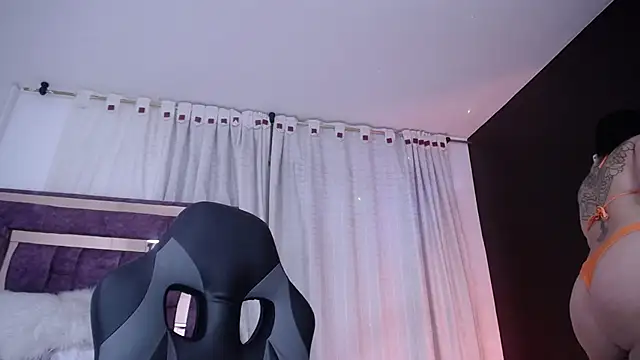 Snapshot of AnabelleGron chatting on 02/04/26, 03:34 AnabelleGron online show from 02/04/26, 03:34