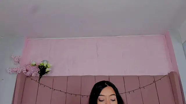 MollyBigBoobs12 online show from 12/15/25, 09:08