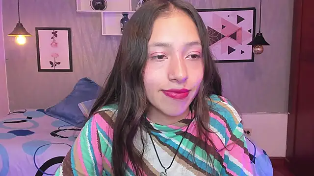 Snapshot of Valeria_roussi chatting on 02/18/25, 05:10 Valeria roussi online show from 02/18/25, 05:10