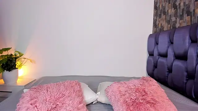 IsabellaAnngel online show from 04/25/26, 02:03