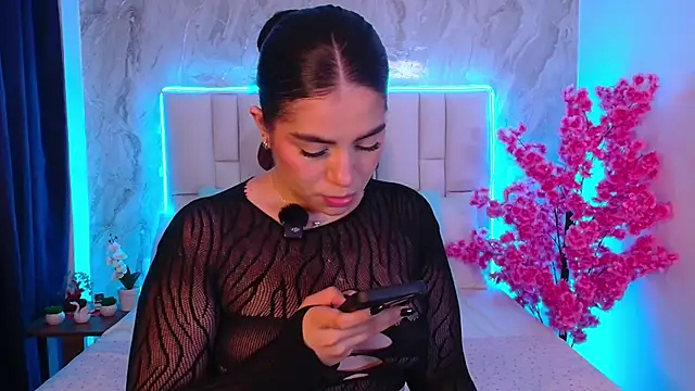 IsabellaAnngel online show from 06/07/26, 04:27