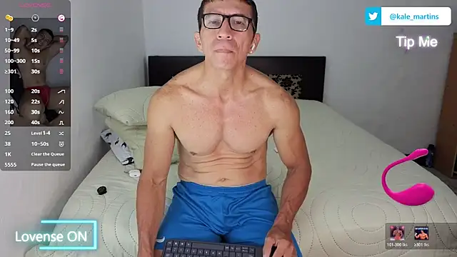 Snapshot of KALE_19 chatting on 06/18/26, 02:54 KALE 19 online show from 06/18/26, 02:54