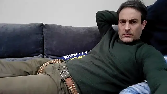Snapshot of basquehotboy chatting on 12/10/24, 10:47 basquehotboy online show from 12/10/24, 10:47