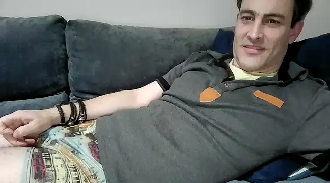 Snapshot of basquehotboy chatting on 12/30/24, 05:02 basquehotboy online show from 12/30/24, 05:02