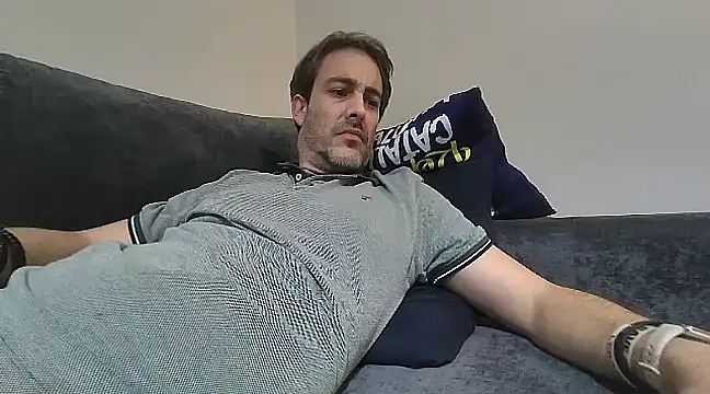 Snapshot of basquehotboy chatting on 01/13/25, 11:27 basquehotboy online show from 01/13/25, 11:27