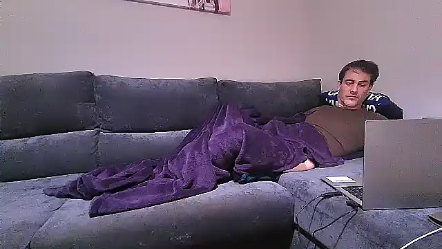 Snapshot of basquehotboy chatting on 01/18/25, 11:22 basquehotboy online show from 01/18/25, 11:22