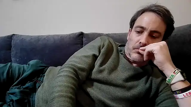 Snapshot of basquehotboy chatting on 01/21/25, 11:02 basquehotboy online show from 01/21/25, 11:02