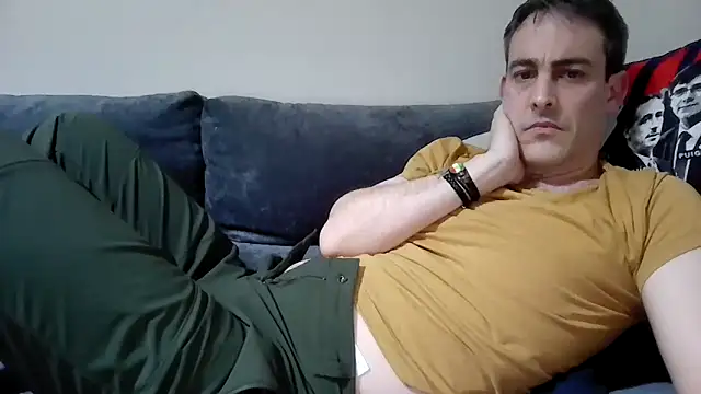 Snapshot of basquehotboy chatting on 02/02/25, 10:49 basquehotboy online show from 02/02/25, 10:49