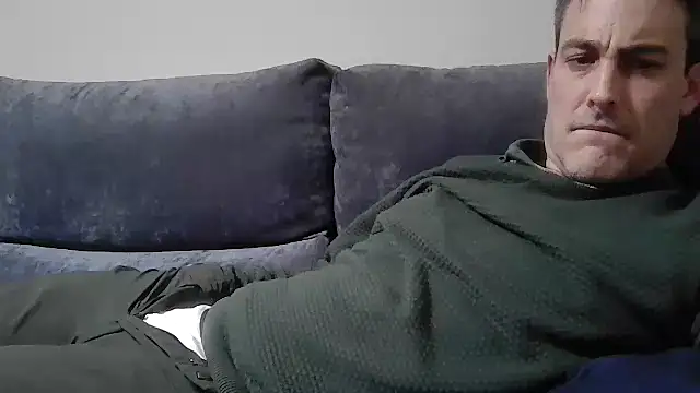 Snapshot of basquehotboy chatting on 02/05/25, 12:42 basquehotboy online show from 02/05/25, 12:42