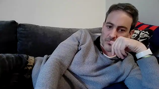 Snapshot of basquehotboy chatting on 02/08/25, 04:25 basquehotboy online show from 02/08/25, 04:25