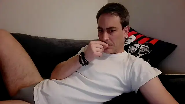 Snapshot of basquehotboy chatting on 02/08/25, 11:45 basquehotboy online show from 02/08/25, 11:45