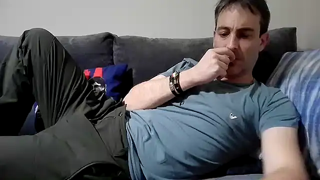 Snapshot of basquehotboy chatting on 02/11/25, 11:33 basquehotboy online show from 02/11/25, 11:33
