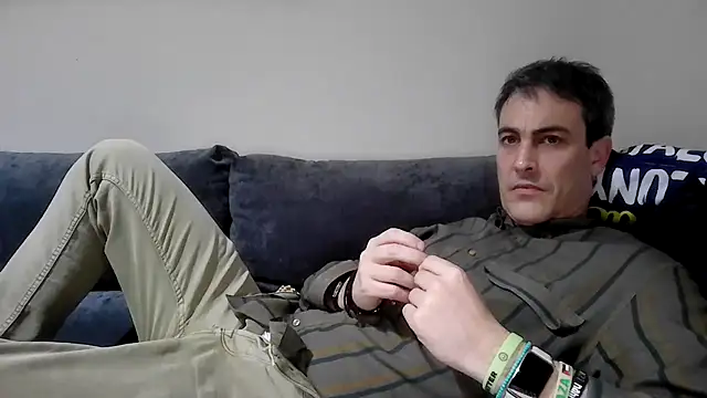 Snapshot of basquehotboy chatting on 02/18/25, 10:14 basquehotboy online show from 02/18/25, 10:14