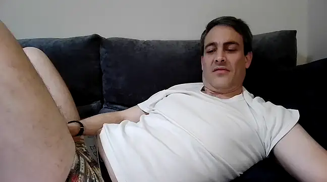 Snapshot of basquehotboy chatting on 03/09/25, 12:42 basquehotboy online show from 03/09/25, 12:42