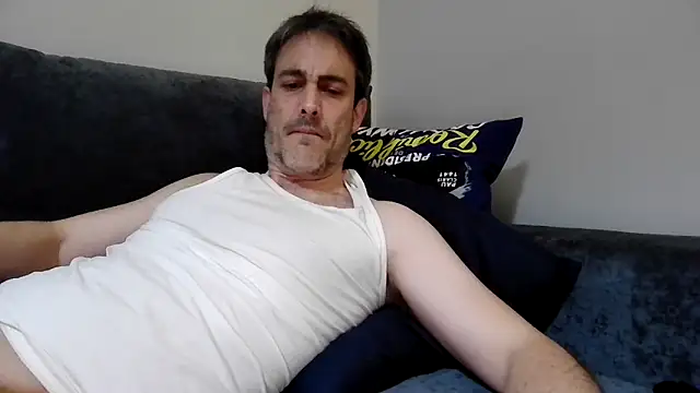 Snapshot of basquehotboy chatting on 03/16/25, 01:49 basquehotboy online show from 03/16/25, 01:49