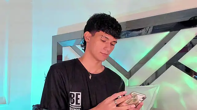 Alexx tc online show from 02/08/25, 12:06