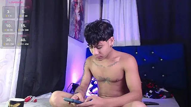 Snapshot of Sexys_Boys_Hot1 chatting on 03/24/26, 01:43 Sexys Boys Hot1 online show from 03/24/26, 01:43
