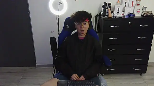 thomascooper7 online show from 02/22/25, 03:12