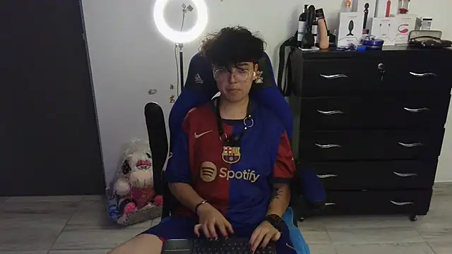 thomascooper7 online show from 02/25/25, 11:55